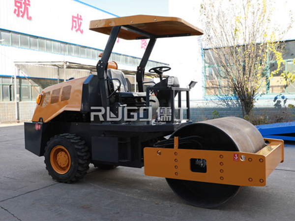 RYL--4吨单钢轮振动压路机