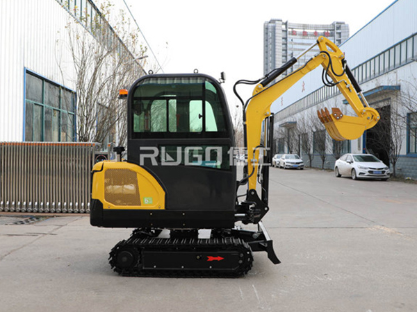 RWJ-20型小型履附带挖掘机
